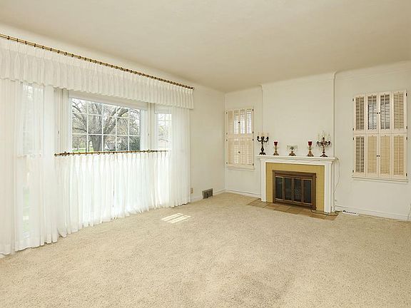 3rd image of 564 Kirchner Ave