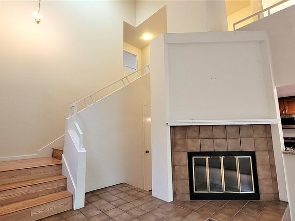 3rd image of 1533 Goody Ln