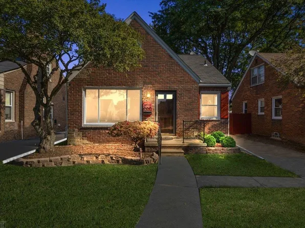 20917 Woodmont St, Harper Woods, MI 48225