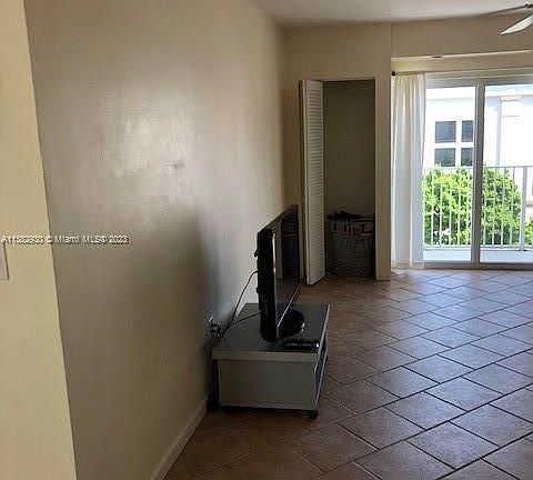 5th image of 1420 Pennsylvania Ave APT 304