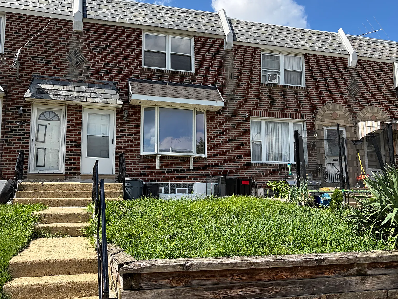 3 bed, 1.5 bath, 1120 sqft, $1,900 — Photo 1
