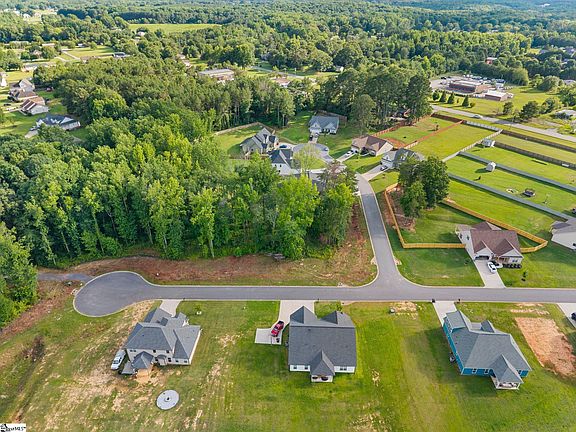 2nd image of 120 Carolina Dr