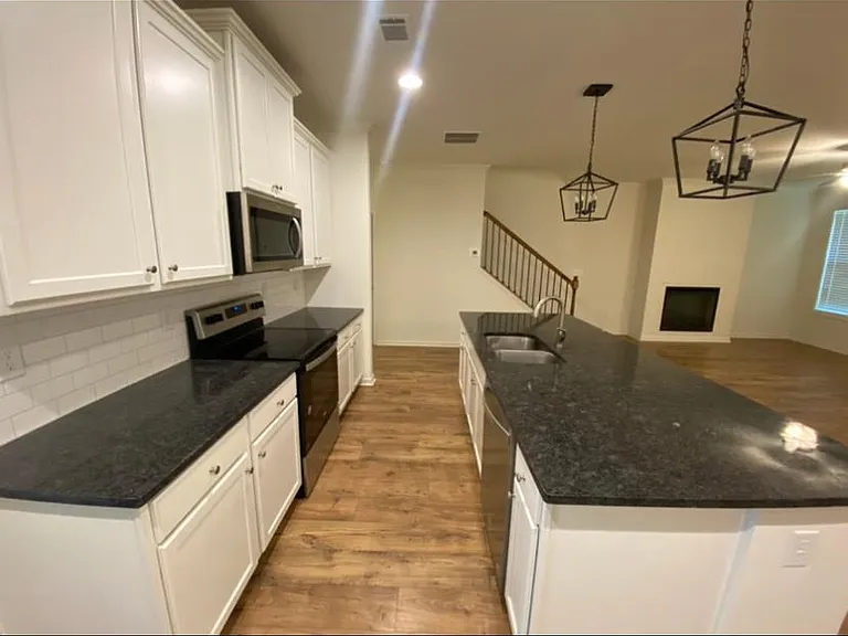46 Walnut St — Photo 4