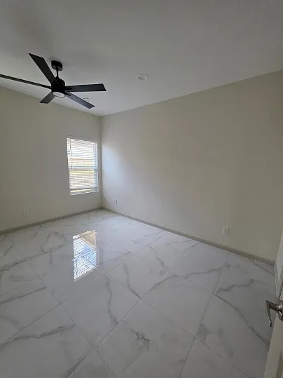 1807 West Violet Drive - 4 — Photo 3