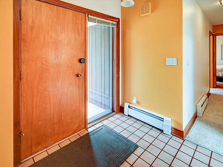 4746 Lafayette Dr — Photo 11