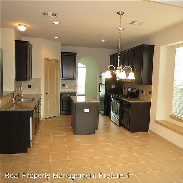 1st image of 9719 Arched Oak Dr