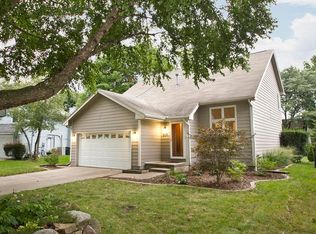 6011 Somerset Pl, Johnston, IA 50131