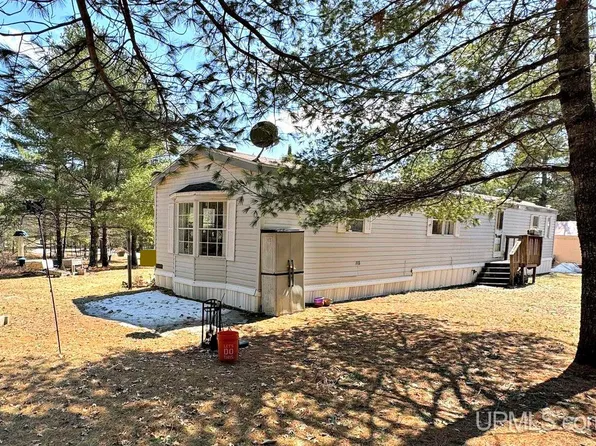 N16923 Peterson Rd, Pembine, WI 54156