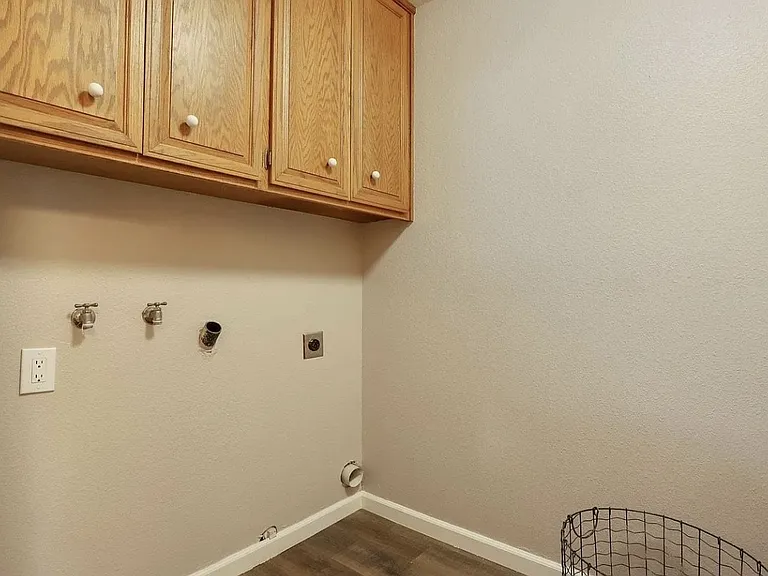1828 Oak Leaf Dr — Photo 12