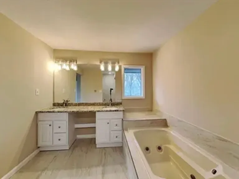 16743 Clayton Rd — Photo 8