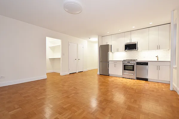 Rented by Buchbinder & Warren | media 2