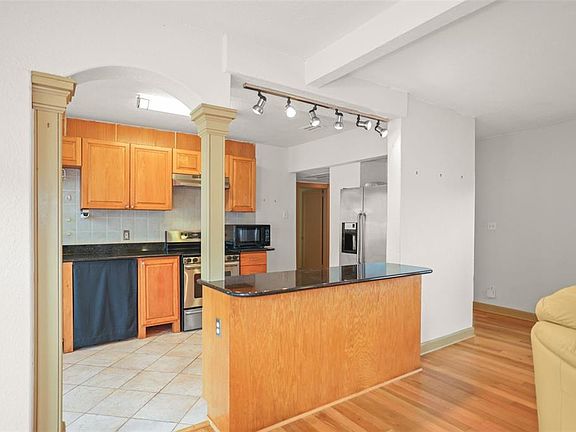 2nd image of 1559 BAYSHORE BOULEVARD