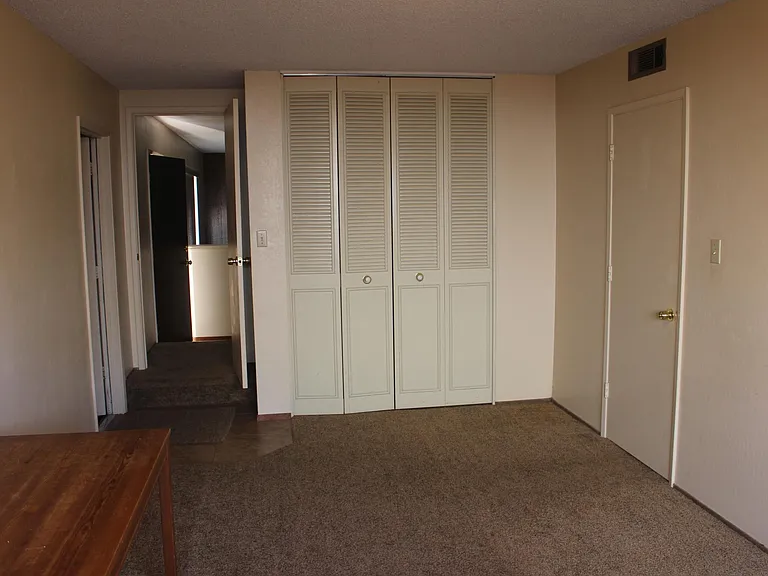 2548 Clearlake Way — Photo 6