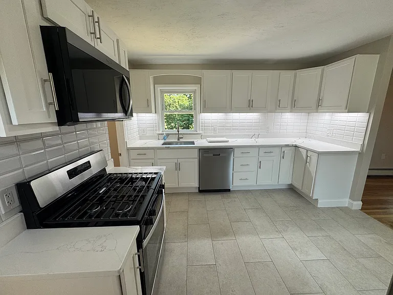 237 N Main St #3 — Photo 2