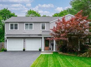52 Elm St, Hingham, MA 02043