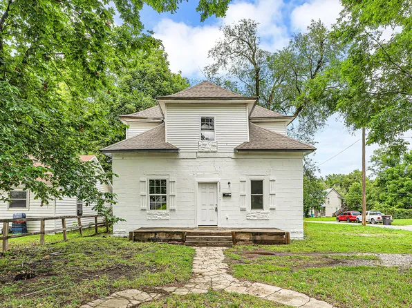 1201 W Chase Street, Springfield, MO 65803