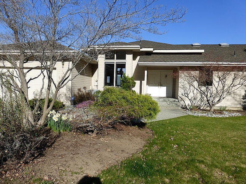 1st image of 1406 S Hills Dr