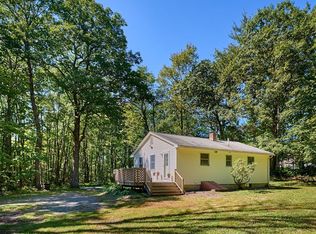 4 Barnard Rd, Granville, MA 01034