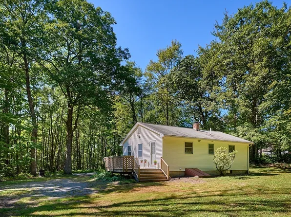 4 Barnard Rd, Granville, MA 01034
