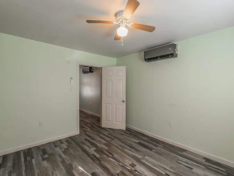 3524 Avenue M #B — Photo 8
