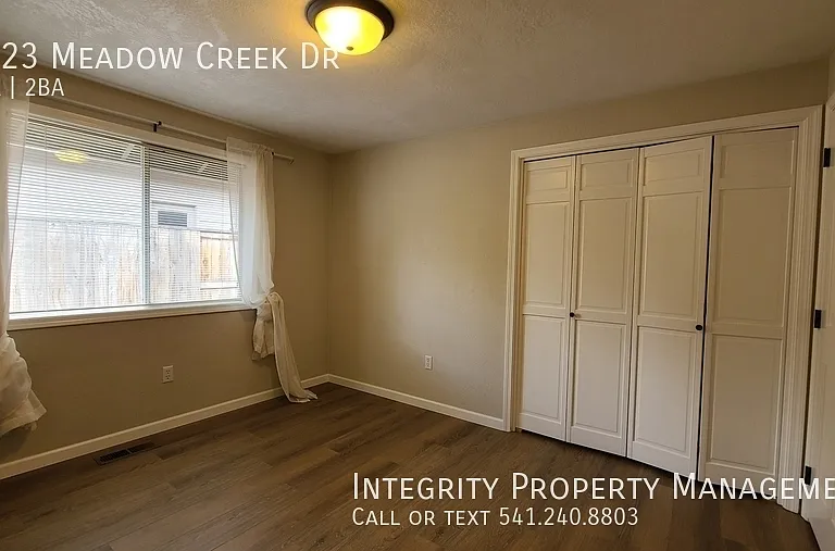 2423 Meadow Creek Dr — Photo 14