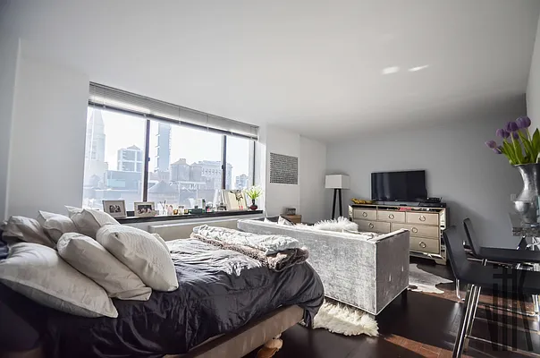 Rented by Compass | media 2