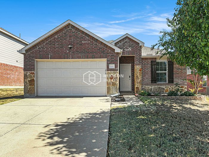 1st image of 1212 Foxglove Ln