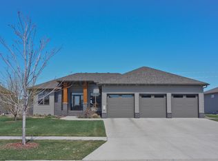 6103 Osgood Pkwy S, Fargo, ND 58104