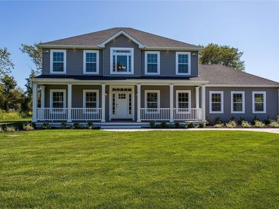 Tbb Gateway Court, Hampton Bays, NY, 11946