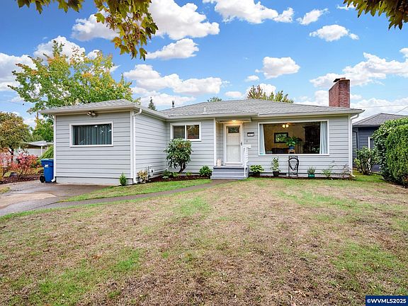 3rd image of 2075 Laurel Ave NE
