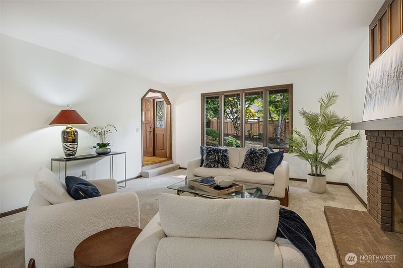 5th image of 15155 NE 6th Street