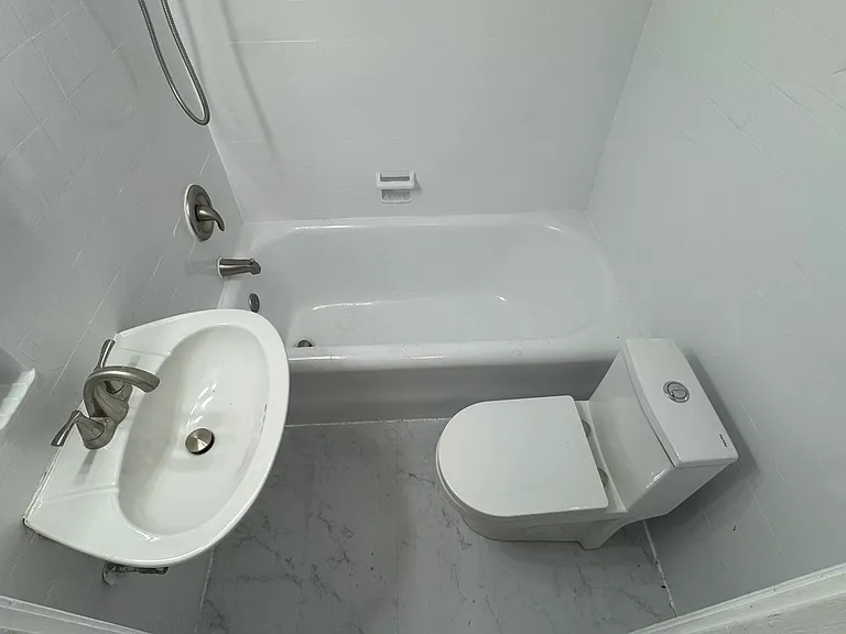 948 Court St #304 — Photo 12