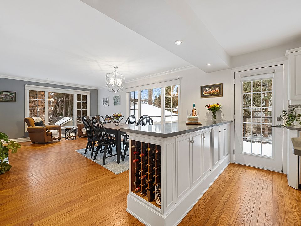 2nd image of 144 Regent St