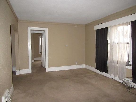 3rd image of 3927 Dupont Ave N