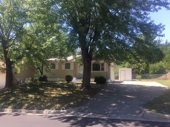 3rd image of 1318 Johnson Dr