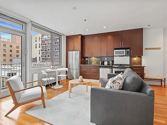 3rd image of 154 Attorney St APT 304