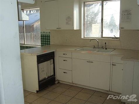 2nd image of 116 Sycamore Cir #Hud