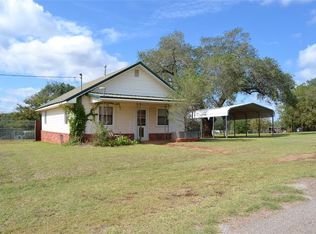 601 N 9th St, Hammon, OK 73650