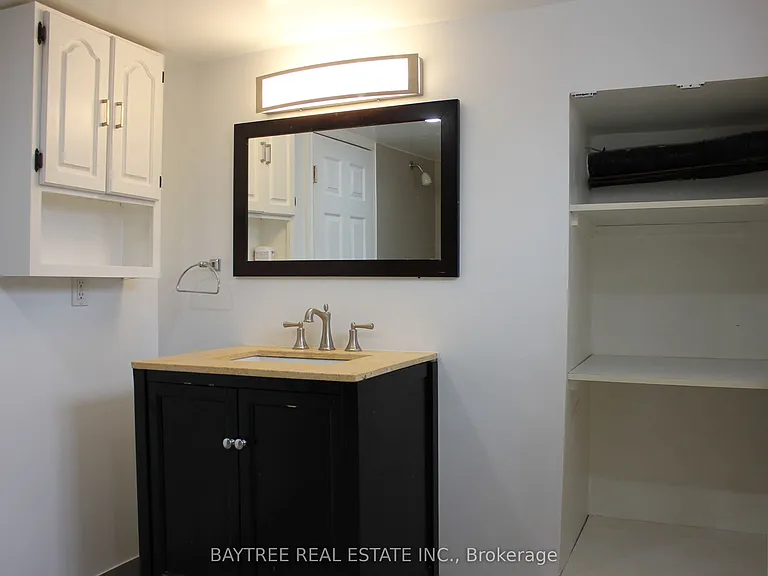 226 Beechy Dr #LOWER — Photo 21