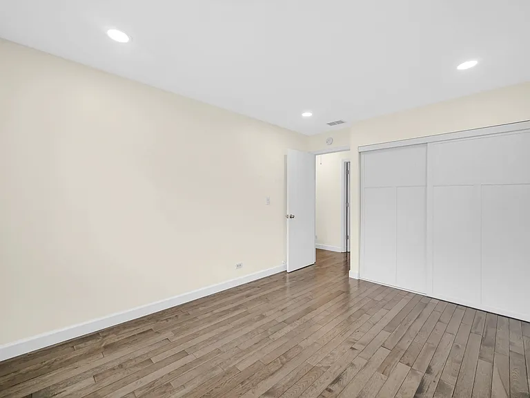 1807 Whitney Dr — Photo 15