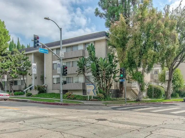 The Westwood Park Apartments — Photo 9