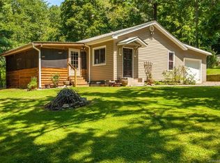 15 Forsythia Ln, Candler, NC 28715
