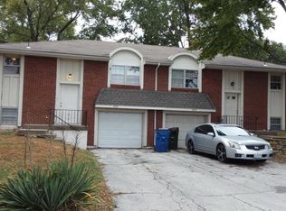 1022 SW Kingscross Rd, Blue Springs, MO 64014