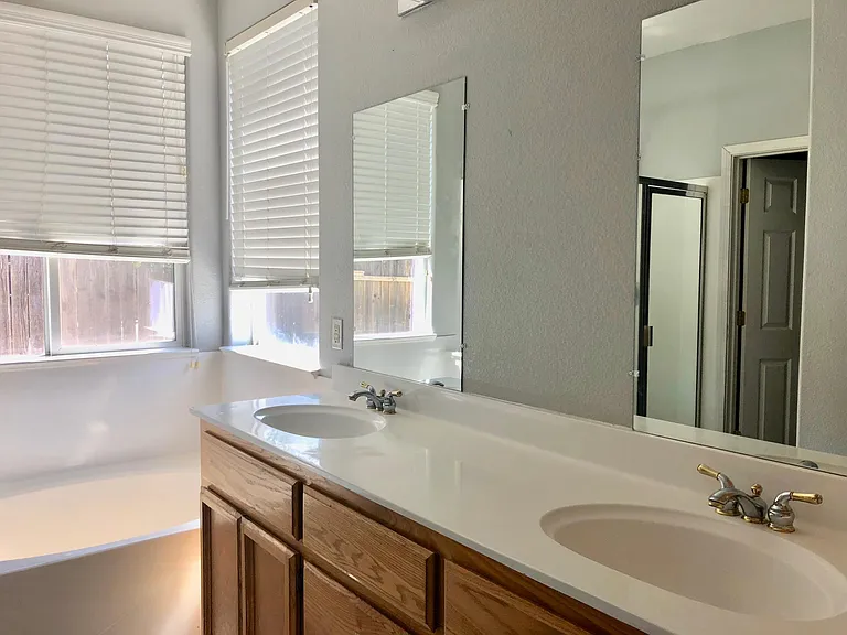 5404 Friesian Way — Photo 16