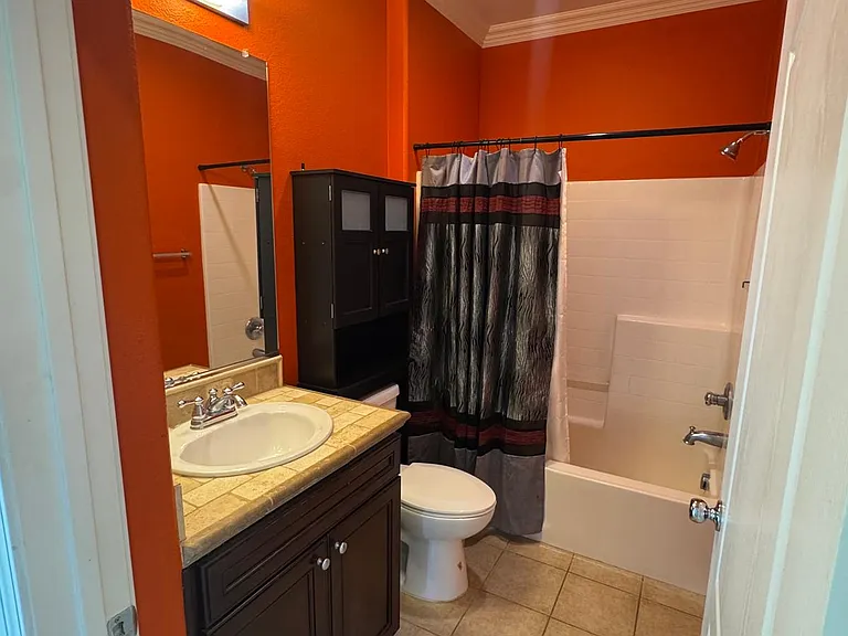 ADDITIONAL FULL BATHROOM