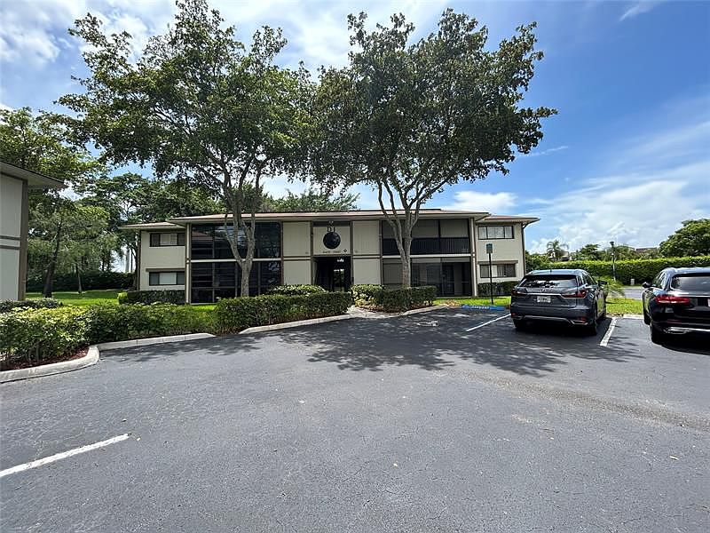 1st image of 10445 E Clairmont Cir #104