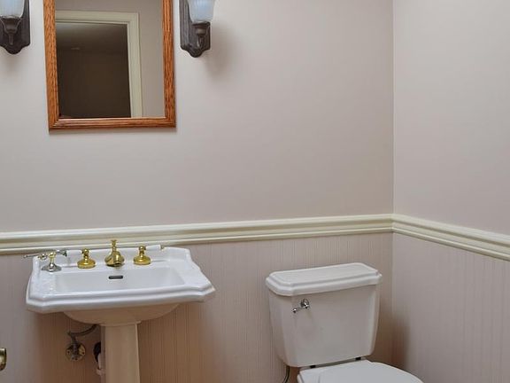 3rd image of 8608 NE 140th St