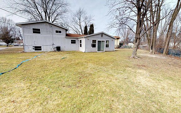 3rd image of 183 Nutwood Ct