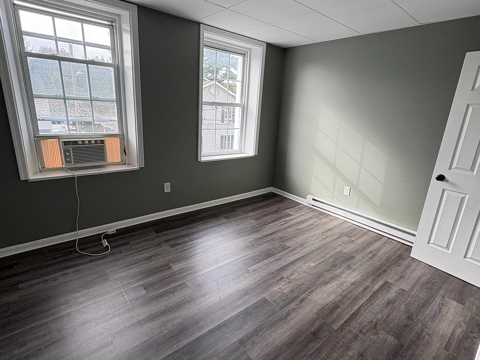 25 E High St — Photo 2