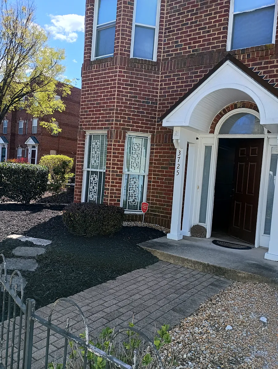 front - 3725 Grant Pl NE #3725